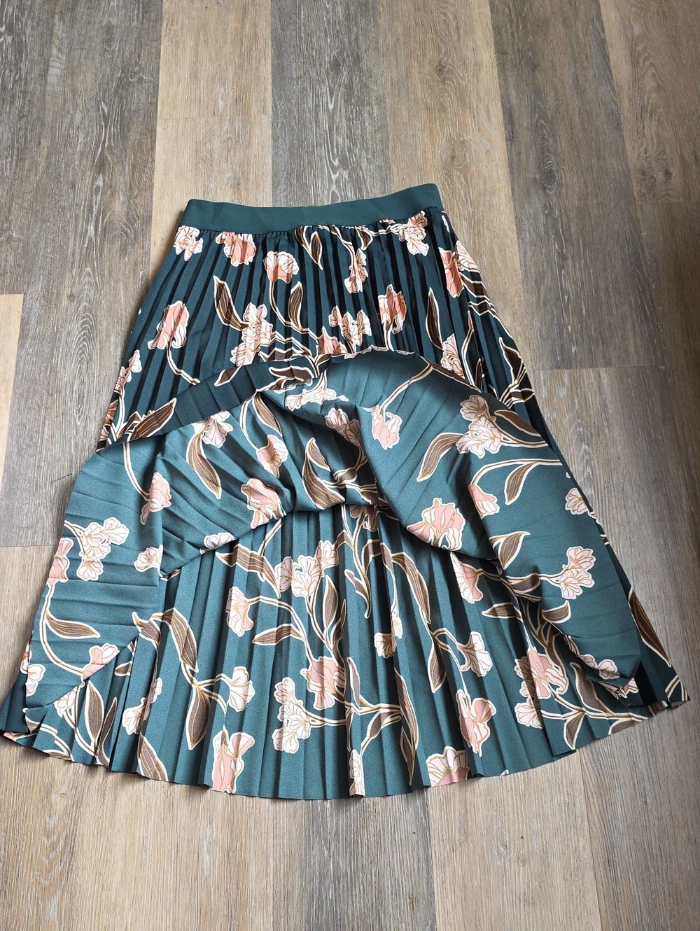 DR2 Pleated Floral Midi Skirt - Picture 12 of 15